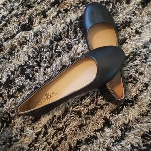 Size 7 womans black flats